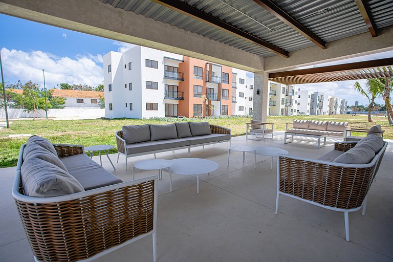 Apartamento frente a la piscina dos habitaciones