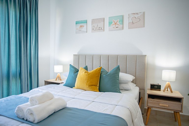 Apartamento frente a la piscina dos habitaciones