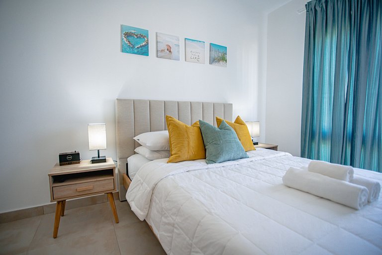 Apartamento frente a la piscina dos habitaciones