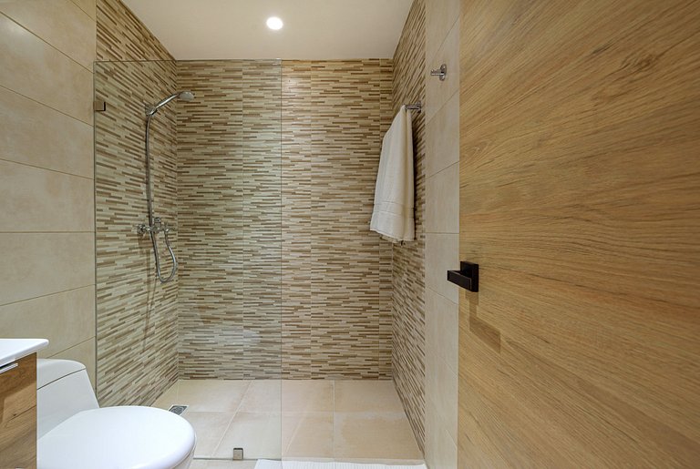 Apartamento con piscina, gimnasio y acceso a playa