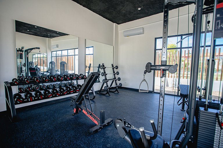 Apartamento con piscina, gimnasio y acceso a playa