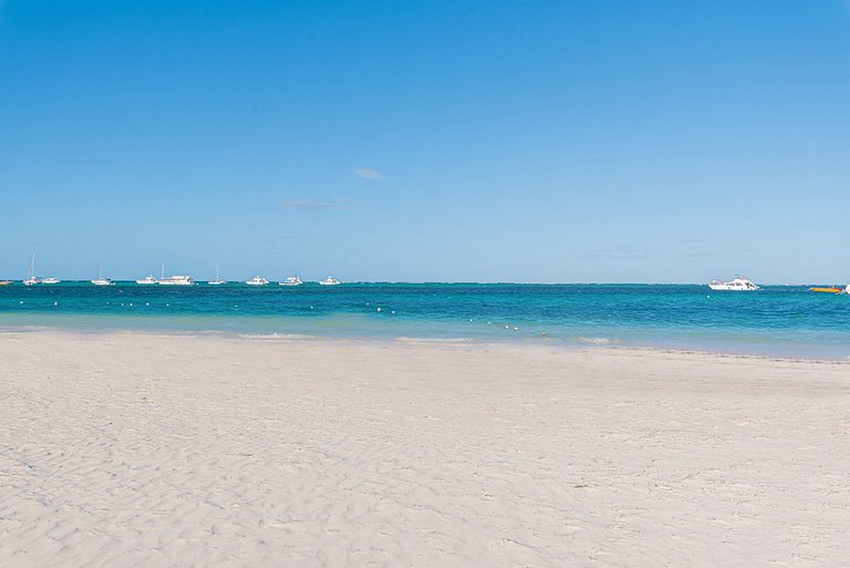 Primer piso con piscina y cerca de la playa
