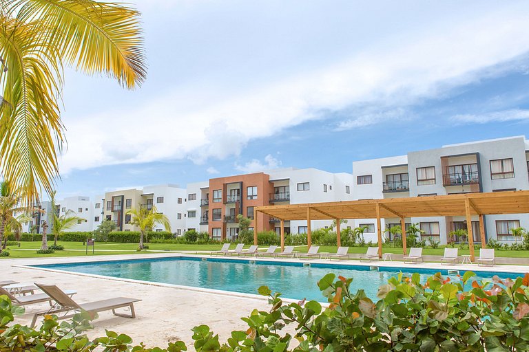 Moderno apartamento con piscina y playa cerca