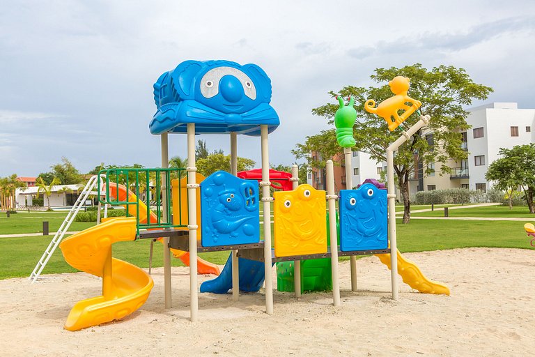 Moderno apartamento con piscina y playa cerca