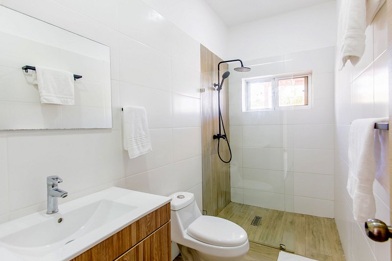 Primer piso con piscina y Downtown cerca