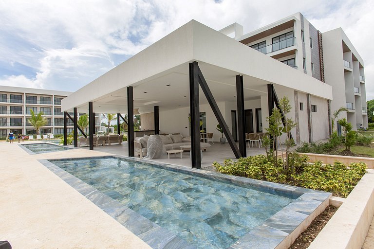 1 habitación, estilo lujoso y vista a la piscina