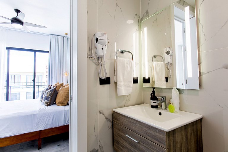 1 habitación, estilo lujoso y vista a la piscina