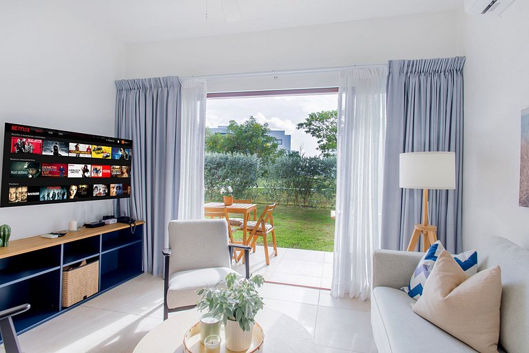 Apartamento primer nivel patio privado y piscina