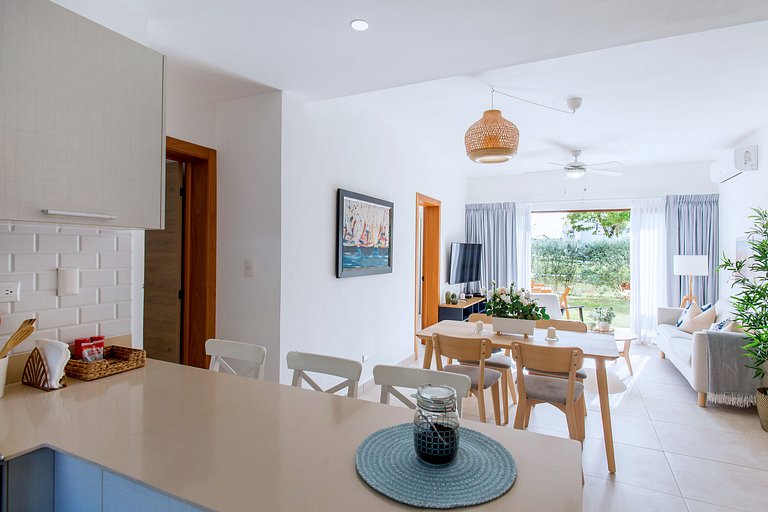 Apartamento primer nivel patio privado y piscina