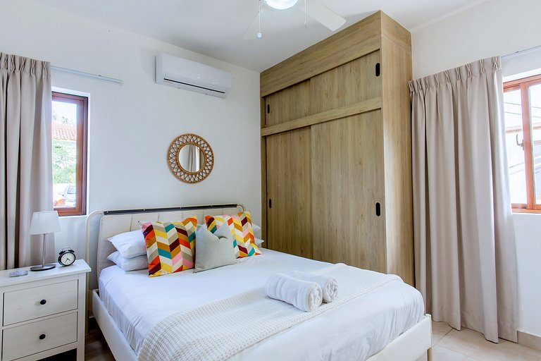 Apartamento primer nivel patio privado y piscina