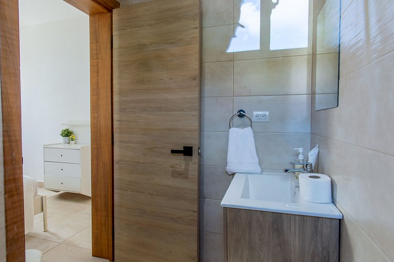 Apartamento primer nivel patio privado y piscina