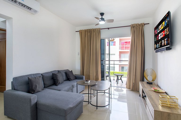 2 Habitaciones, Piscina, 7 Minutos del Aeropuerto