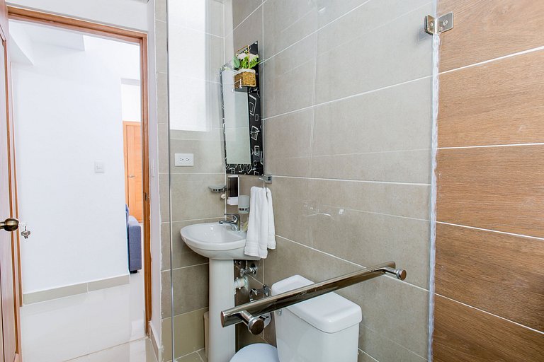 2 Habitaciones, Piscina, 7 Minutos del Aeropuerto