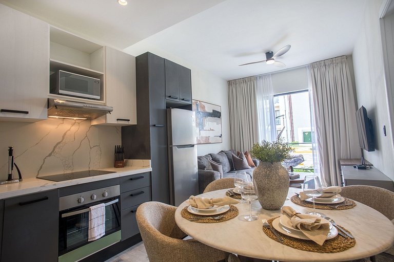 1BR Vistacana Primer piso Piscina, golf y gimnasio