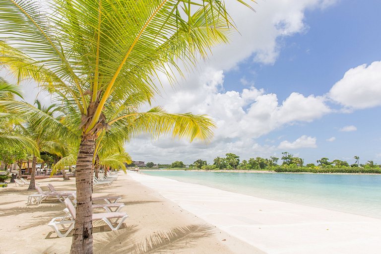 1BR Vistacana Primer piso Piscina, golf y gimnasio