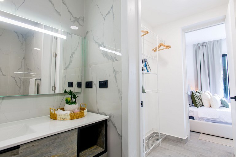 Moderno 1BR Piscina, Gimnasio y Cerca de Downtown