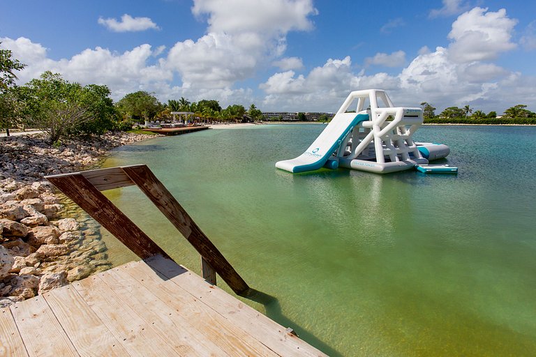 1BR, exclusivo, piscinas, gym y playa artificial