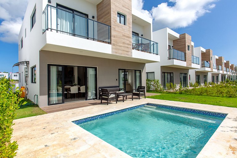 Villa de tres habitaciones con piscina privada