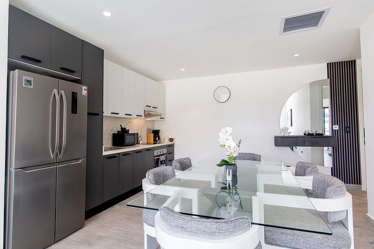 2 habitaciones primer piso, piscina y gimnasio