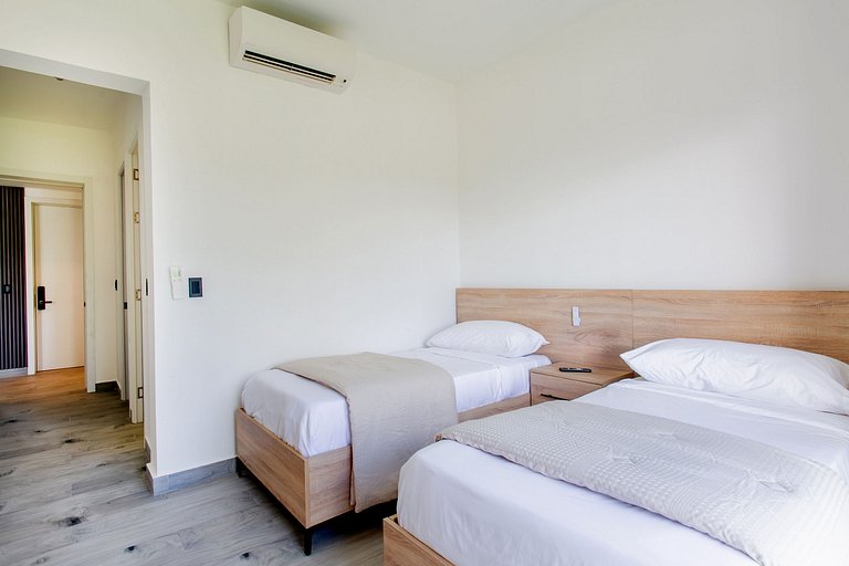 2 habitaciones primer piso, piscina y gimnasio