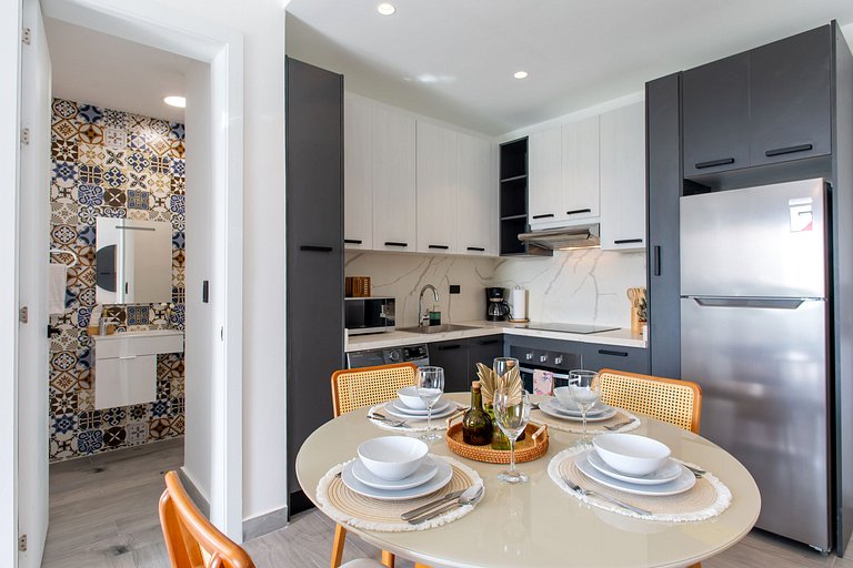 1 habitación, playa artificial, piscina y gimnasio