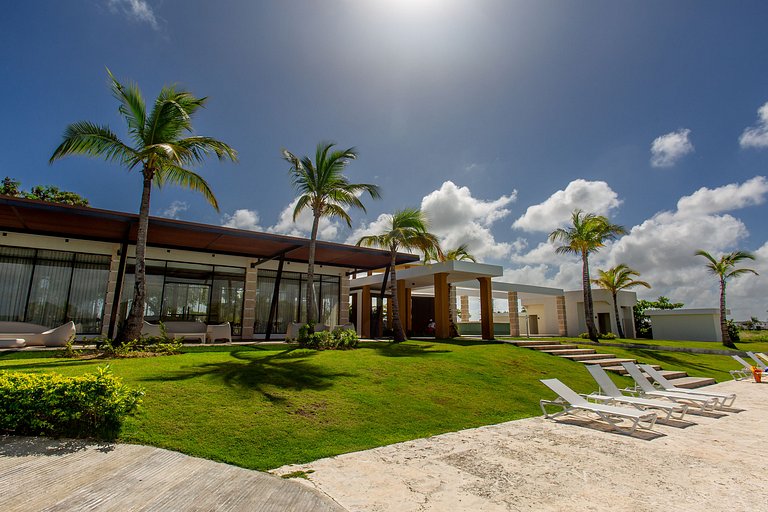 1 habitación, playa artificial, piscina y gimnasio