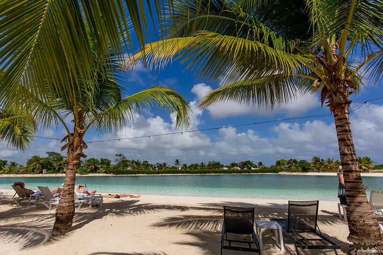1 habitación, playa artificial, piscina y gimnasio