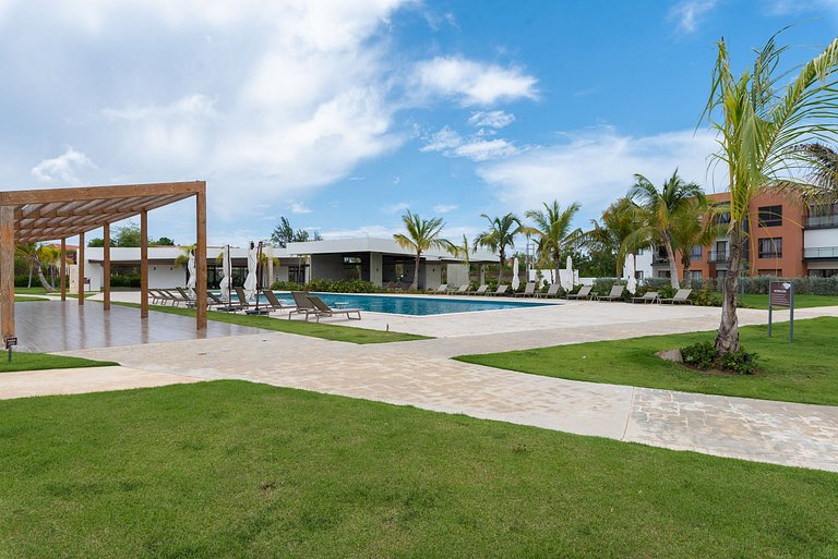 Apartamento con piscina, gimnasio y acceso a playa