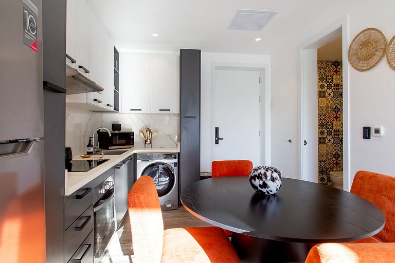 1BR primer nivel, piscina, gym y playa artificial