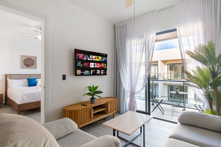 Vista a la Piscina, Gimnasio y Playa Artificial