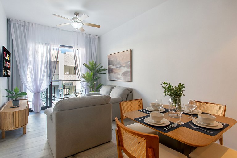 Vista a la Piscina, Gimnasio y Playa Artificial