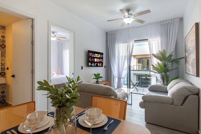 Vista a la Piscina, Gimnasio y Playa Artificial