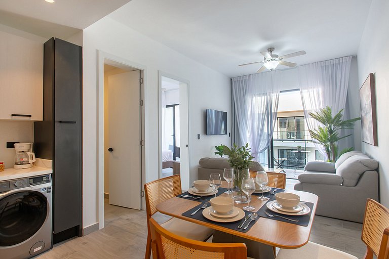 Vista a la Piscina, Gimnasio y Playa Artificial