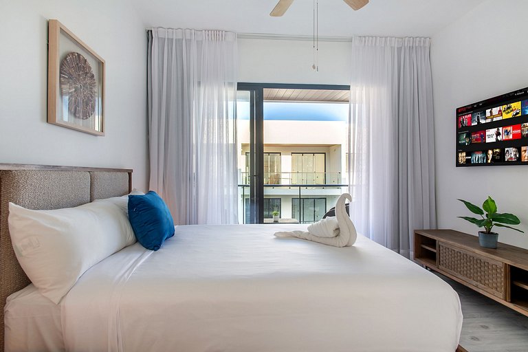 Vista a la Piscina, Gimnasio y Playa Artificial