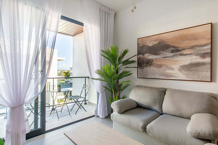 Vista a la Piscina, Gimnasio y Playa Artificial