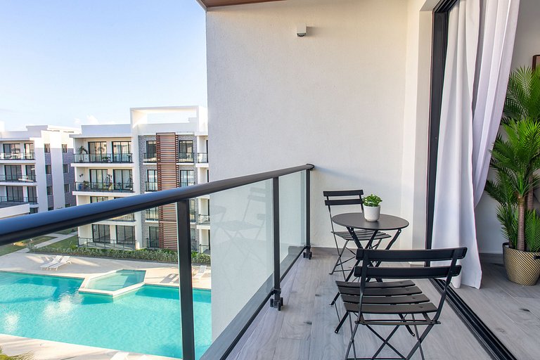 Vista a la Piscina, Gimnasio y Playa Artificial