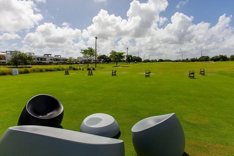 Vista a la Piscina, Gimnasio y Playa Artificial