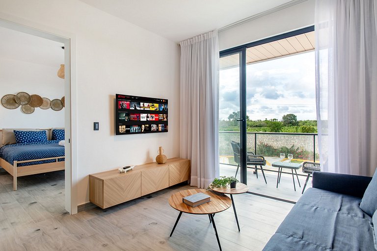 1BR, playa artificial, piscinas, gym, ubicación