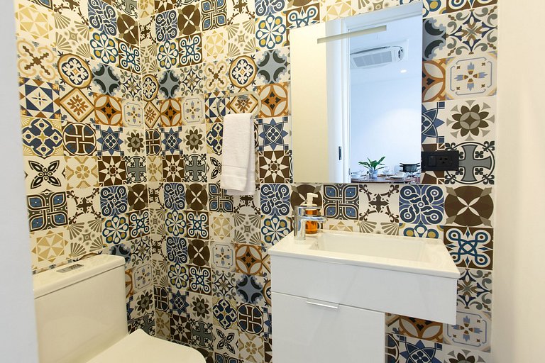 1BR, playa artificial, piscinas, gym, ubicación