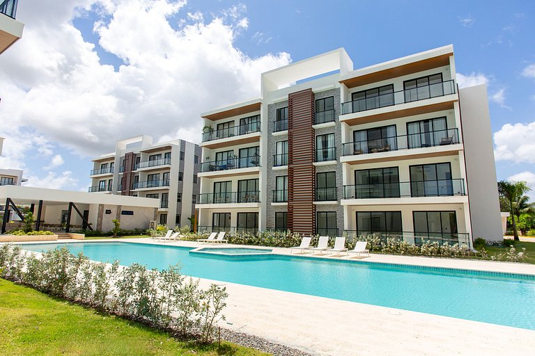 1BR, playa artificial, piscinas, gym, ubicación