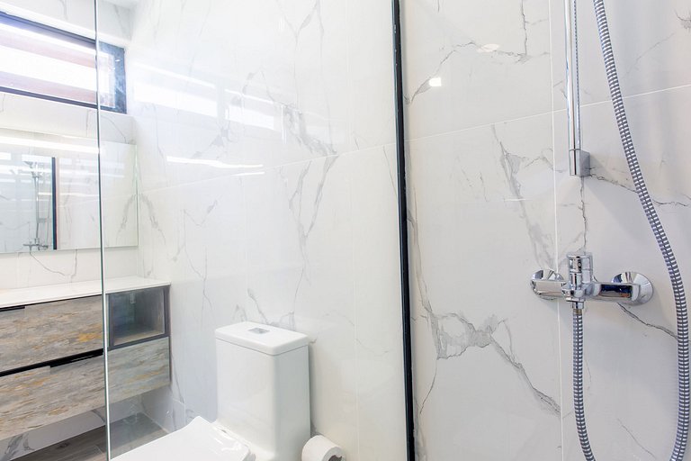 1BR moderno, piscinas, gimnasio y playa artificial