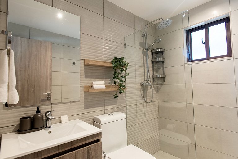 Primer Piso, 4 piscinas, playa cerca y gimnasio