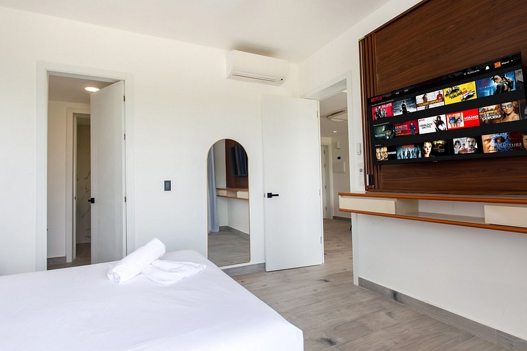 Playa artificial, piscinas, gimnasio, 1 habitación