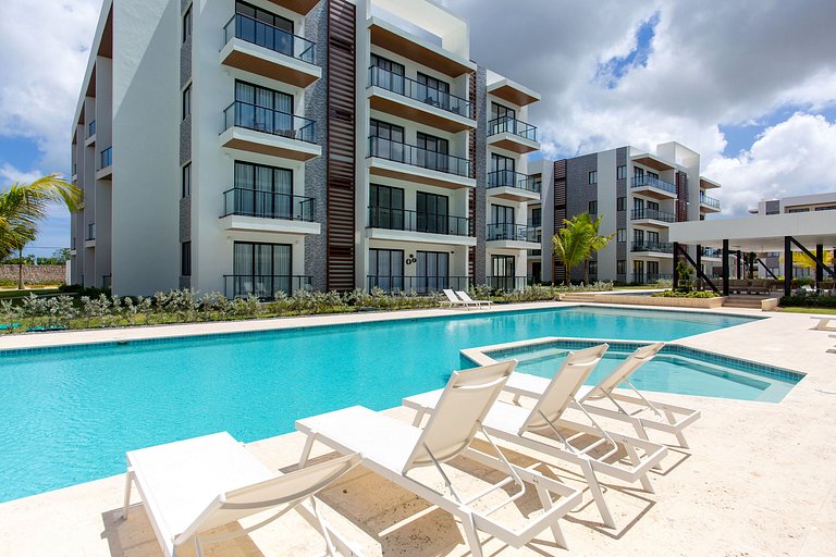 Playa artificial, piscinas, gimnasio, 1 habitación