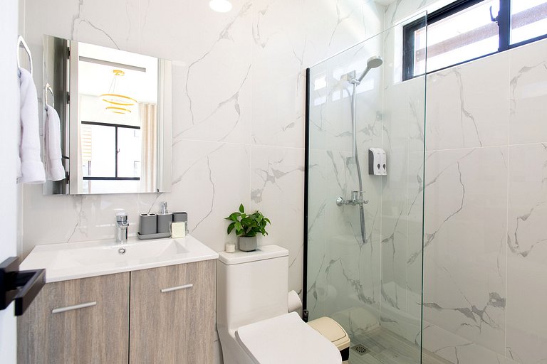 2 habitaciones, piscinas, jacuzzi, gimnasio