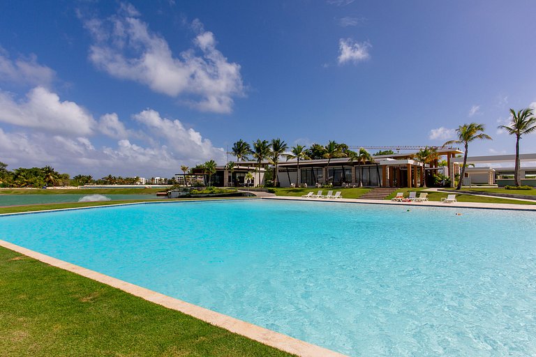 2 habitaciones, piscinas, jacuzzi, gimnasio