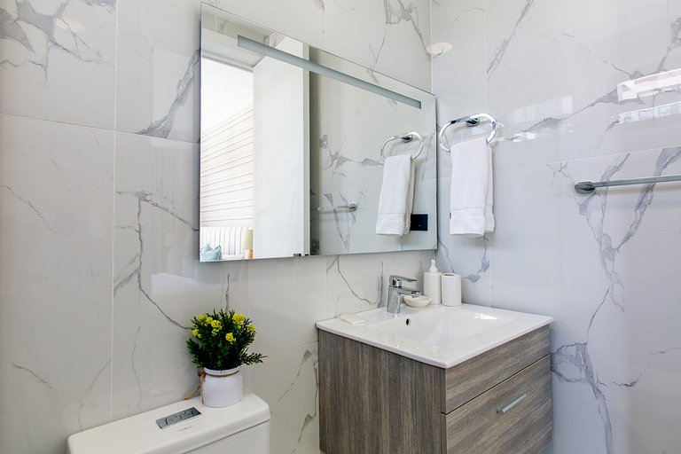 Apartamento en primer nivel con vista a la piscina