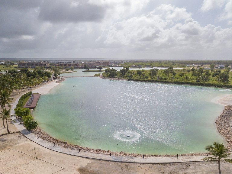 Apartamento en primer nivel con vista a la piscina