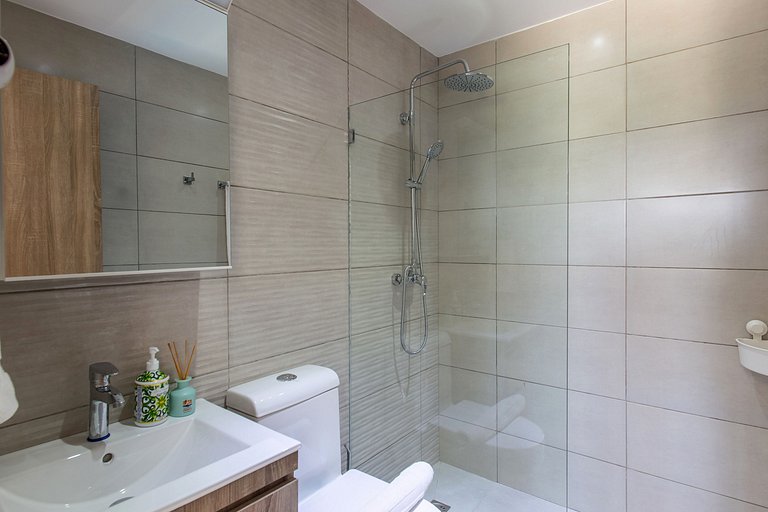 2 habitaciones con vista a piscina y jardín