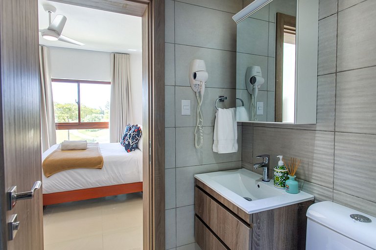2 habitaciones con vista a piscina y jardín